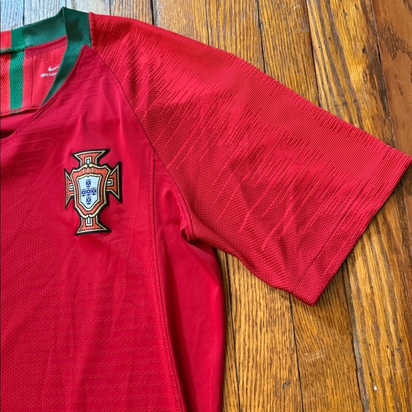 NWOT 2018 Nike Portugal Home Soccer Jersey - Picture 7 of 12